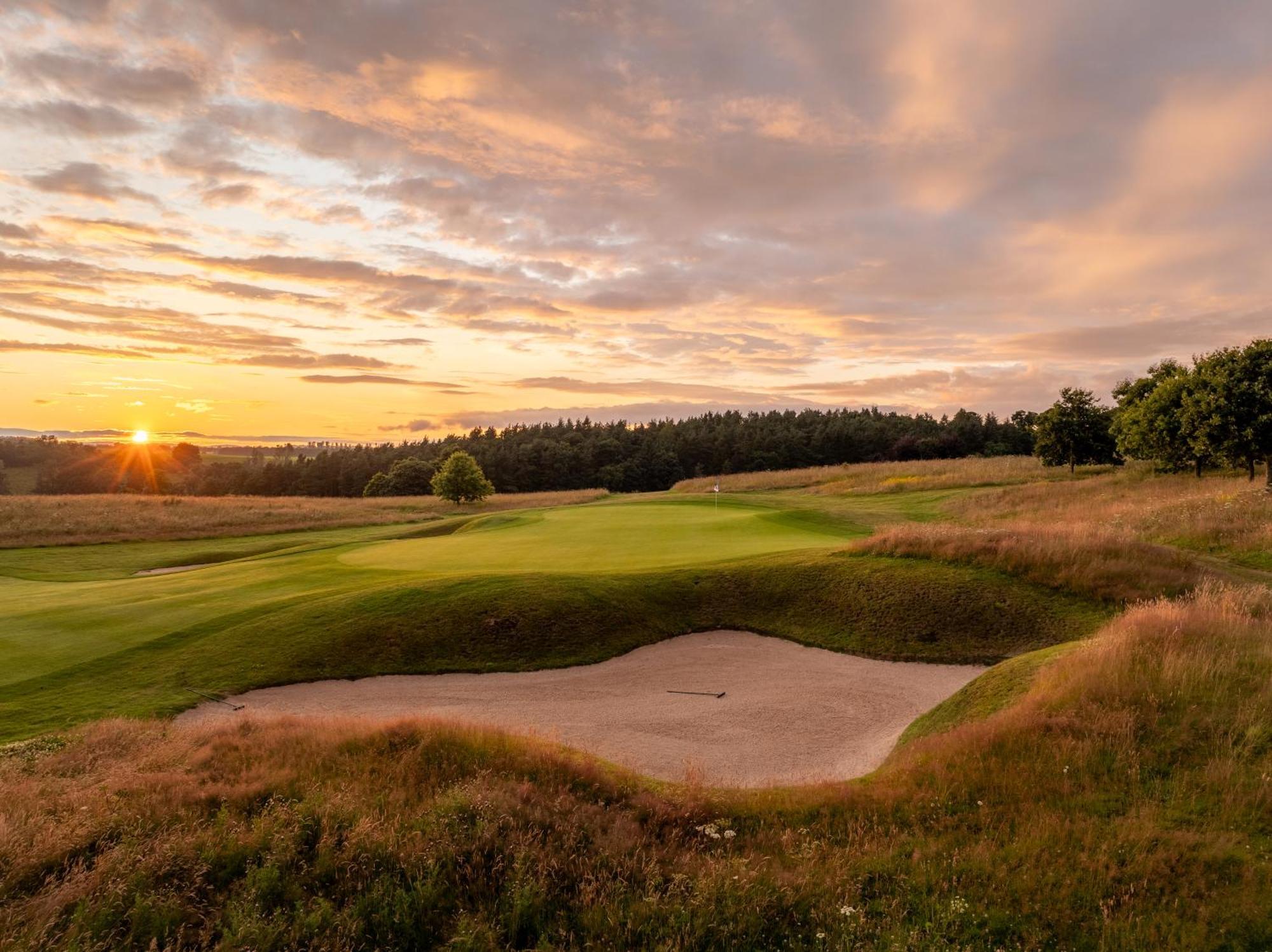 Schloss Roxburghe, Part Of Destination By Hyatt Exterior foto Golf course at the Gut Kaden
