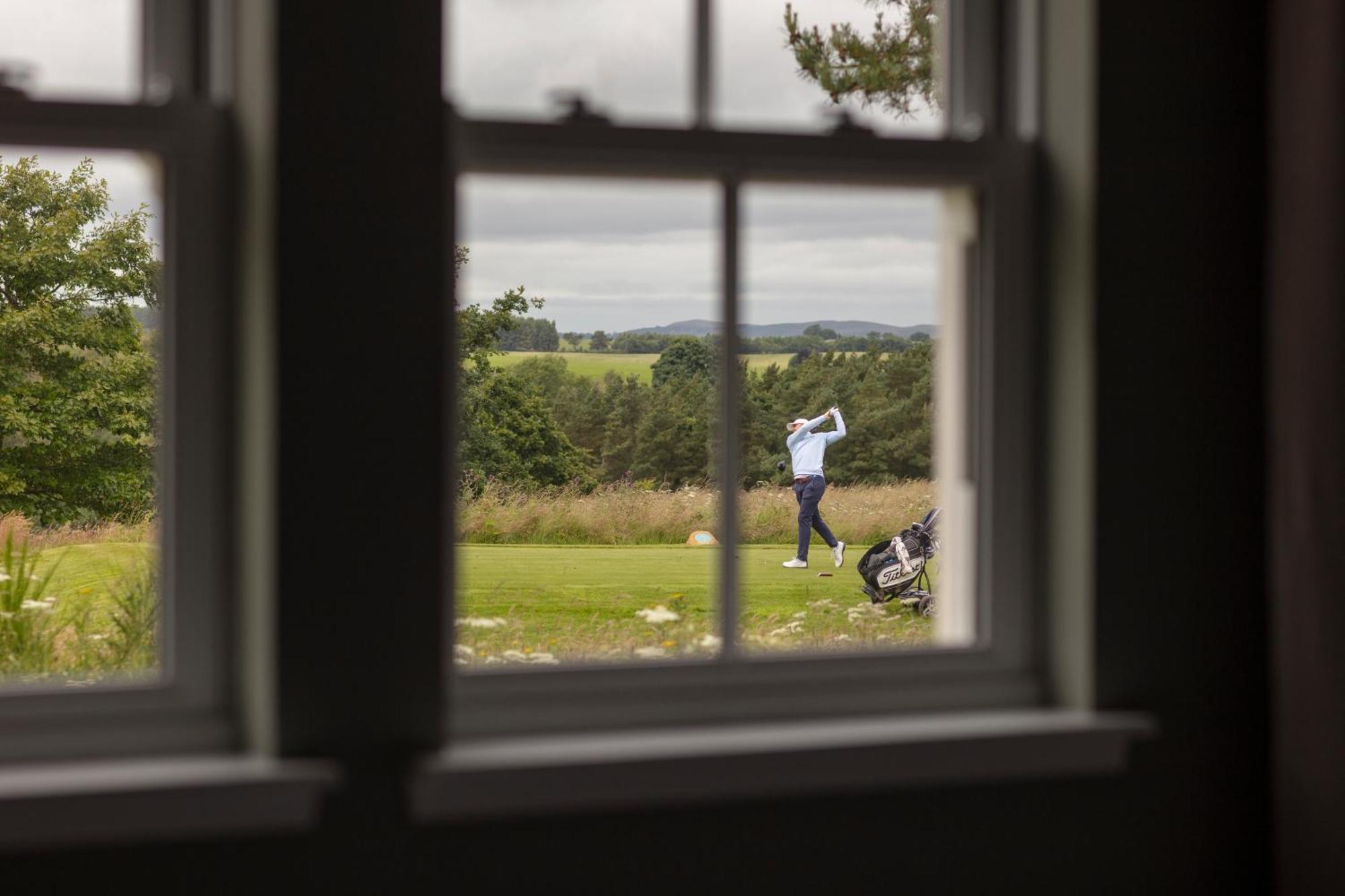 Schloss Roxburghe, Part Of Destination By Hyatt Exterior foto Golf course view from the hotel